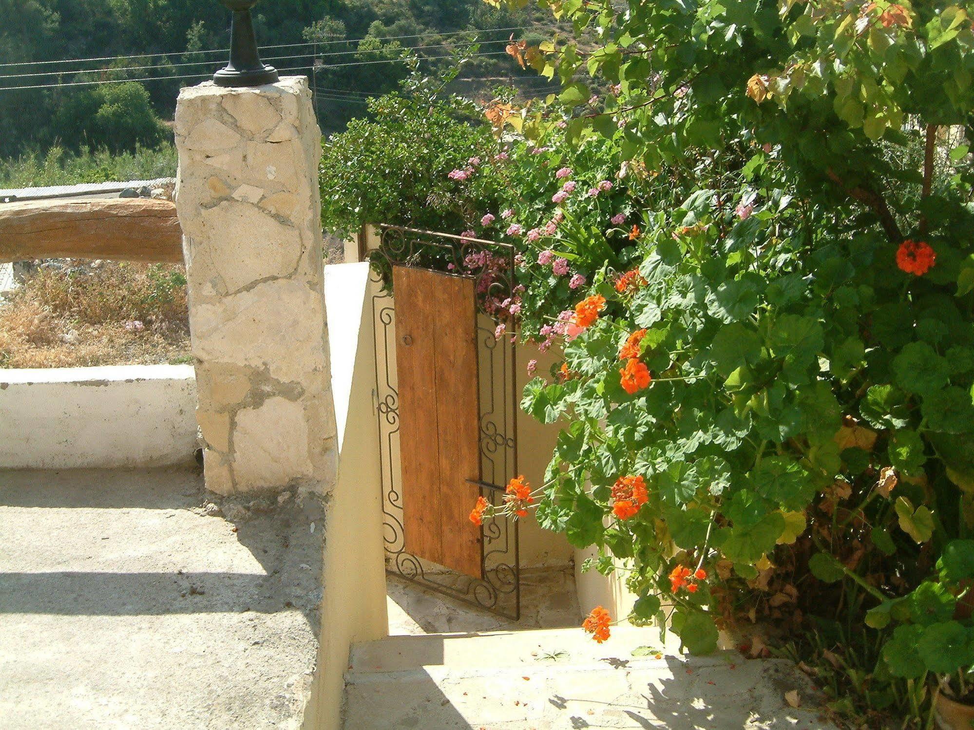 Blue Cottage Apsiou Extérieur photo